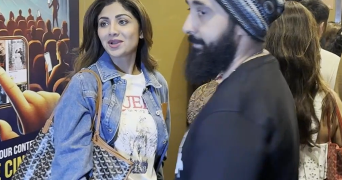 Saiyaara Movie : Parivaar ke saath Film 'Saiyaara' dekhne pa