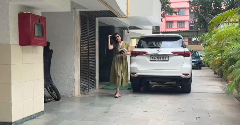 Bollywood News: Karishma Tanna ko kiya gaya spot, actress ne Bollywood News: Karishma Tanna ko kiya gaya spot, actress ne