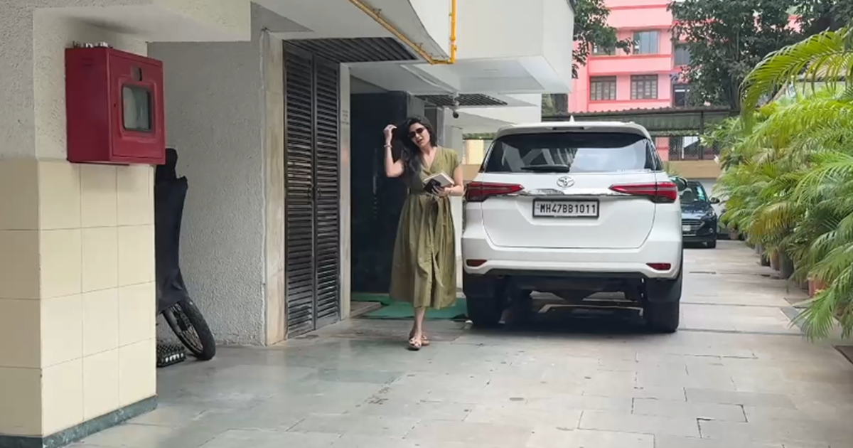 Bollywood News: Karishma Tanna ko kiya gaya spot, actress ne