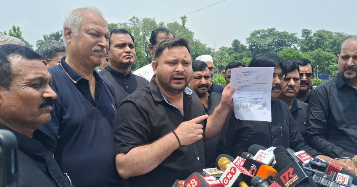 Bihar Politics: Tejaswi Yadav ke chunav bahishkaar par bayan