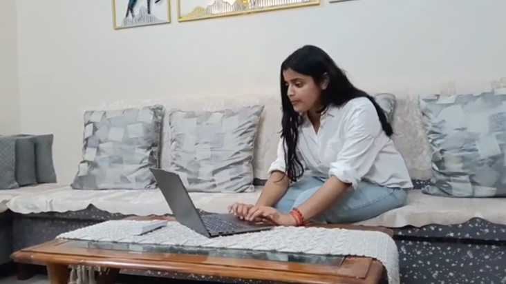 Champaran ki beti Aradhya ne kiya kamaal, 234 bhashaon mein 
