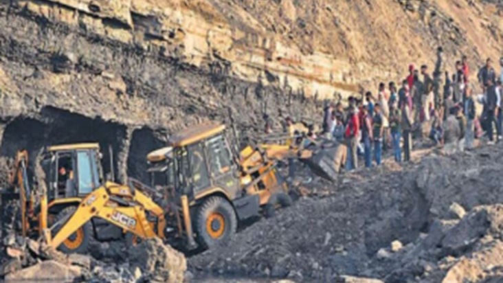 Dhanbad mines haadsa : Avaidh koila mines dhansne se dabe 9 