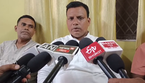 Sansad Arun Bharti aur RJD Vidhayak Kumar Sarvajeet par tanj, kahan- kuch log abhineta se bane hain neta...