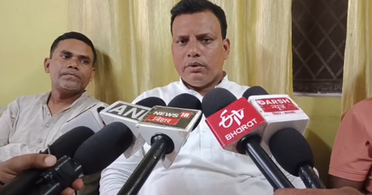 Sansad Arun Bharti aur RJD Vidhayak Kumar Sarvajeet par tanj