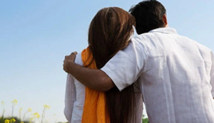Snapchat Love Story : Snapchat par yuvati ki hui yuvak se jaan-pahchan, mandir darshan ke bahane premi ke sath farar.