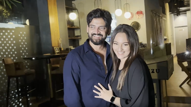 Casual Outfit mein Spot hue Sonakshi Sinha aur Zaheer Iqbal 