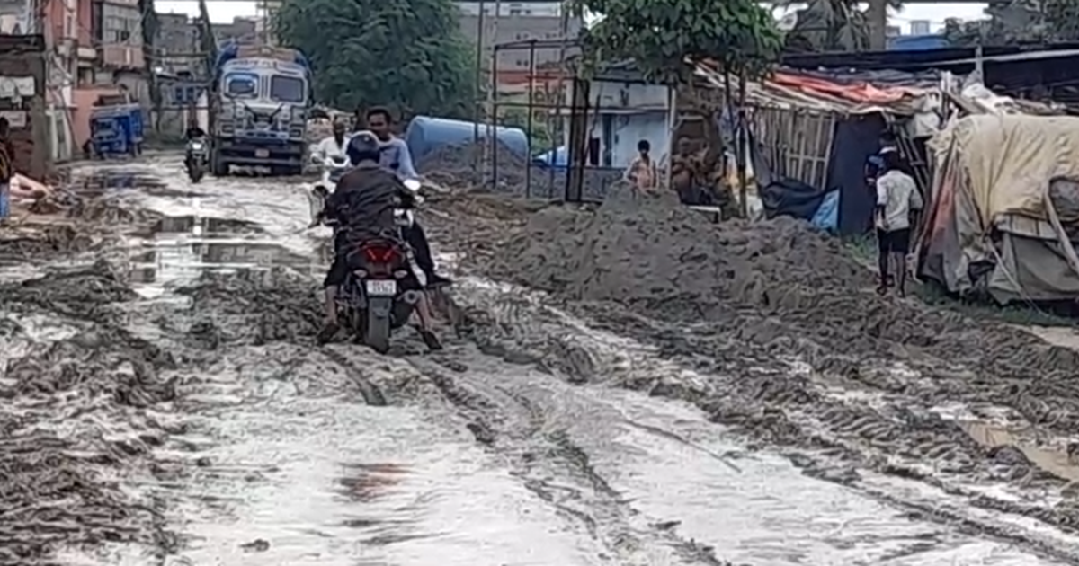 Vidhayak Ji... Road nahi to vote nahi, sadak nahi banne se n