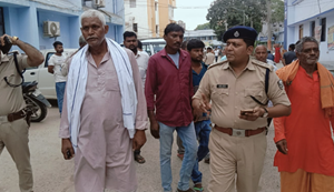 Police abhiraksha mein kaidi ki hui maut, parijanon ne police par lagaya hatya ka aarop, bhari sankhya mein police bal tainat
