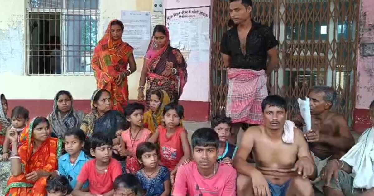 Banka mein nala band se pareshan parivaar ne prakhand karyal