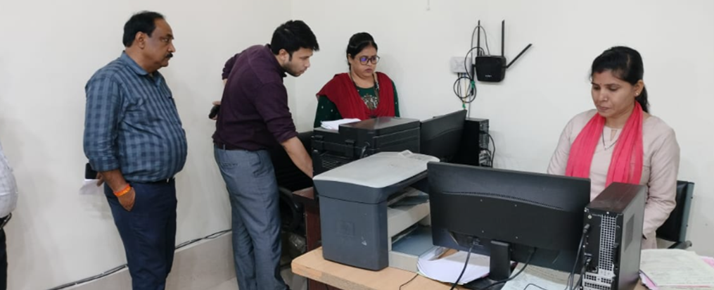 Janm-mrityu praman patra nishpadan ki sameeksha mein laparwa
