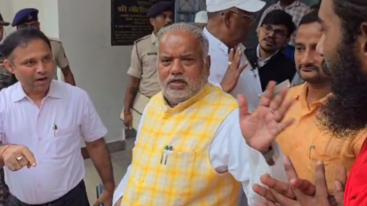 Lathbandhan bana Bihar band : Mantri Shravan Kumar ka tanz, 