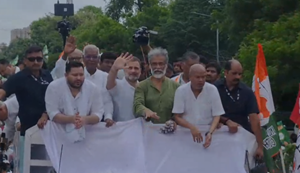 Bihar Band: Bihar band ka samarthan karne Patna pahunche Rahul Gandhi; Tejaswi bhi sadak par utare, kai mukhy sadak jaam... raahgeer pareshaan...