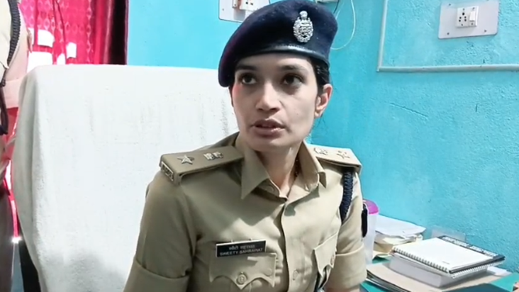 Action mode me SP Sweety Sahrawat, sabji dukan ki aad me hat