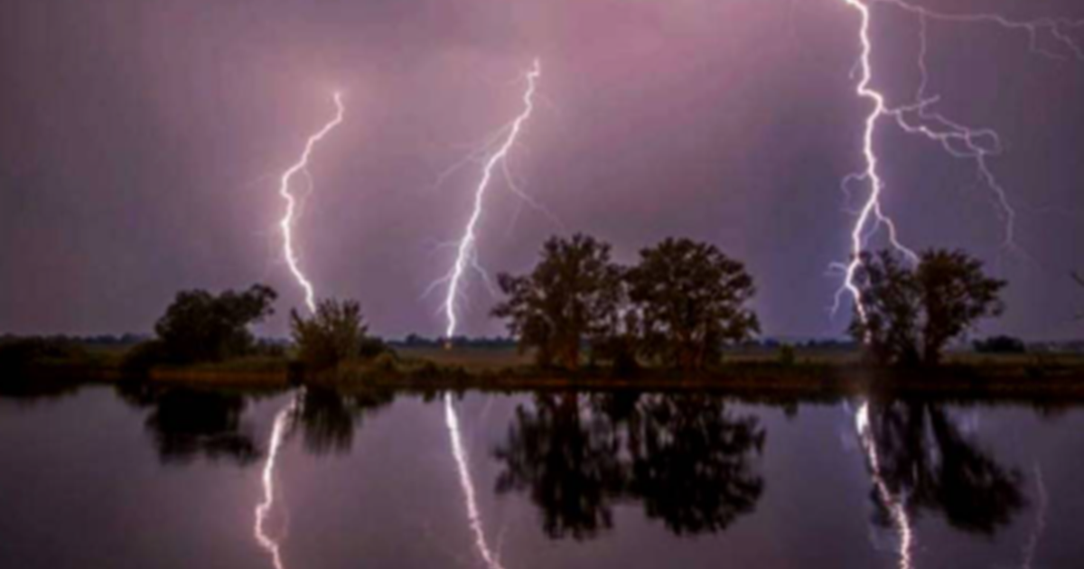 Aakashiya bijli se kisan ki maut, teen log jhulse.