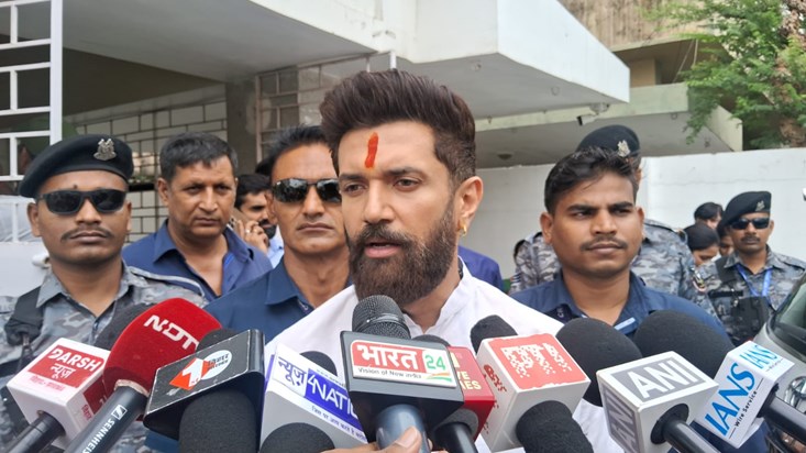 Mujhe dukh hai ki main aisi sarkar ko samarthan kar raha hoo Mujhe dukh hai ki main aisi sarkar ko samarthan kar raha hoo