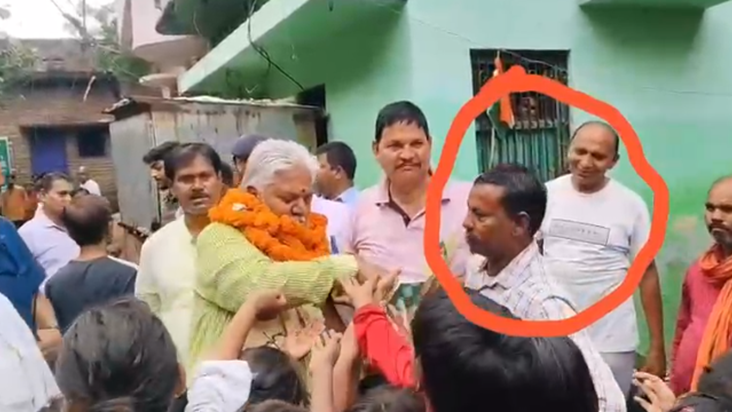 Aai card pehenkar vikas mitra sah matdaan kendriya stariya p