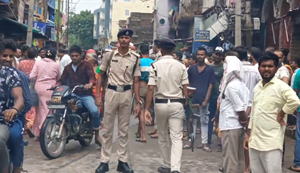 Bore mein mile shav ki hui pehchan, parijan ne Danapur-Maner NH jamkar kiya bawaal padosi se jhagde ke baad se...