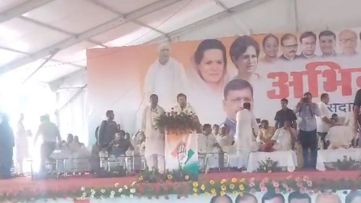 Rahul Gandhi roared in front of Congress workers before the Rahul Gandhi roared in front of Congress workers before the