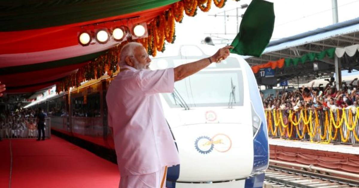 PM Modi will gift Vande Bharat train today, the journey will