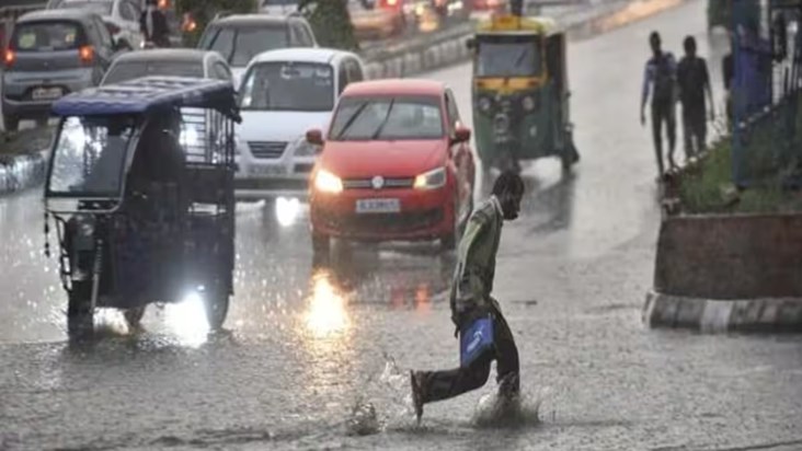 Heavy rain in many areas of the capital Patna in the morning