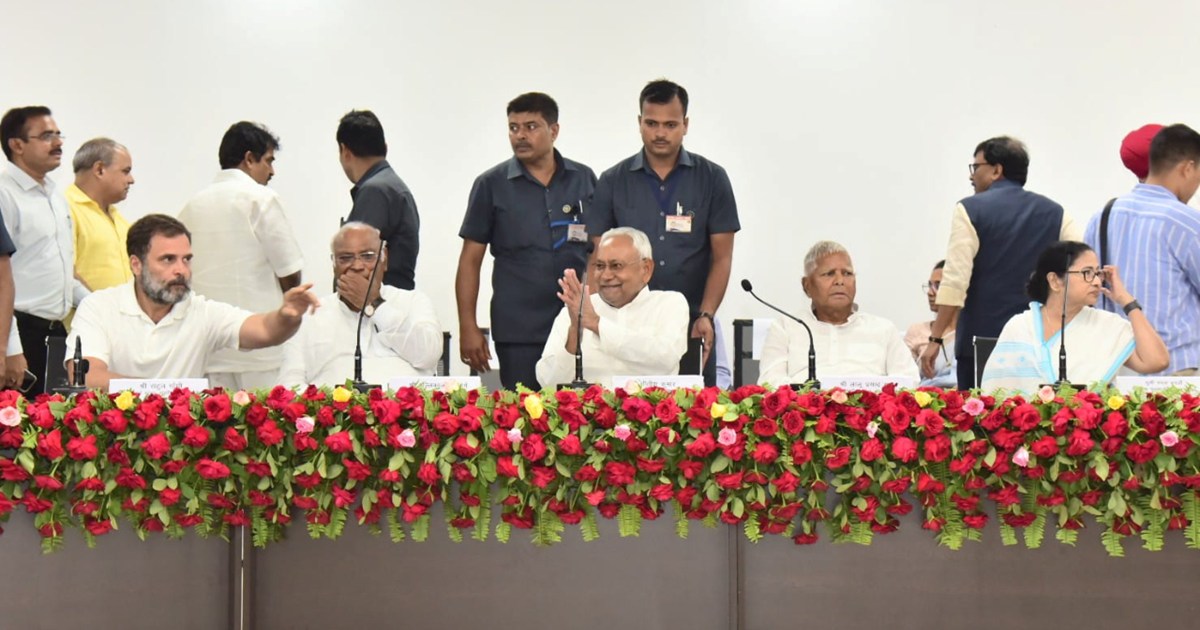 Lalu Yadav seen in 90s style, advised Rahul to get married