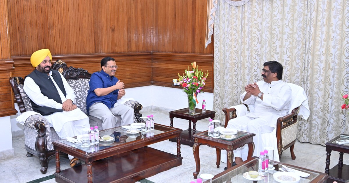 Arvind Kejriwal and Bhagwant Mann met CM Hemant Soren
