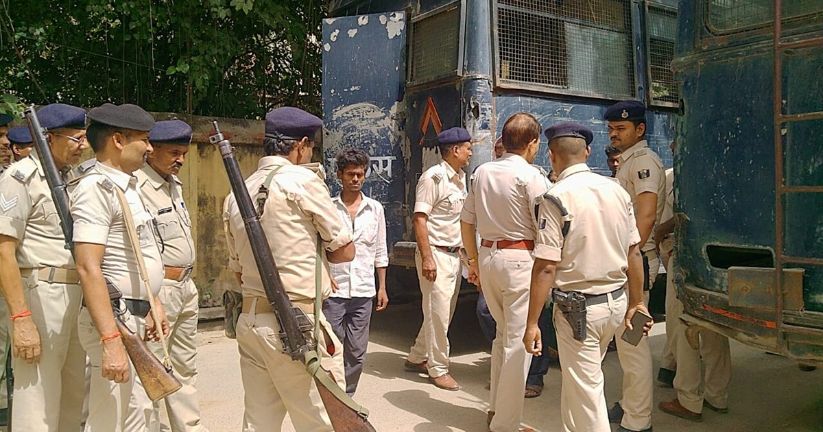 3 prisoners escaped by putting Zandu Balm in the eyes of the