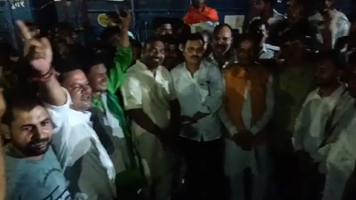 Supporters of JDU MP in Aurangabad abusing PM Modi, video vi Supporters of JDU MP in Aurangabad abusing PM Modi, video vi