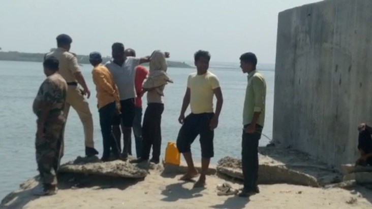 2 friends preparing for UPSC died, had come to bathe in the 