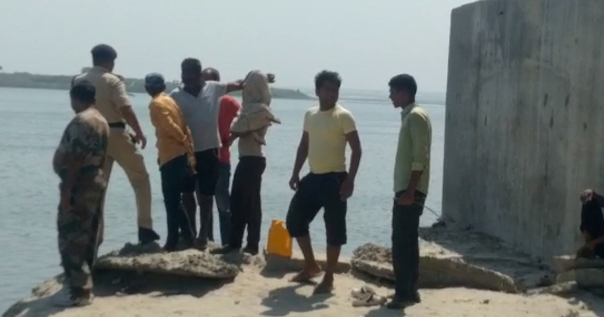 2 friends preparing for UPSC died, had come to bathe in the 