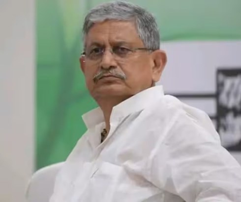 Union Railway Minister on Lalan Singh's target, sought resig Union Railway Minister on Lalan Singh's target, sought resig