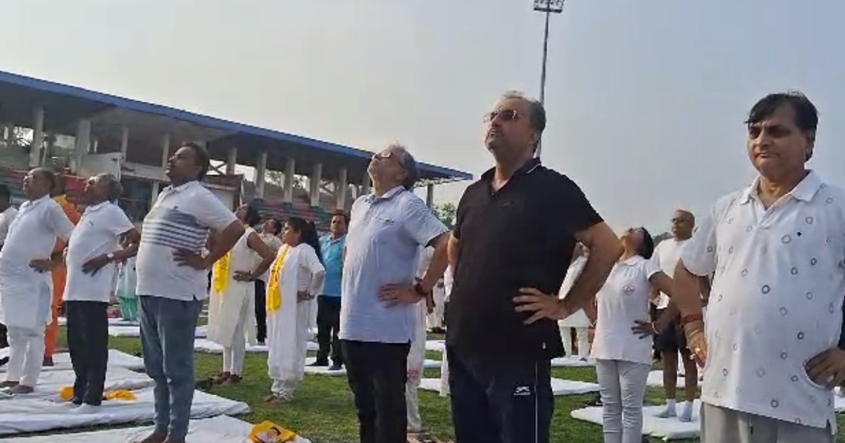 BJP leaders enthusiastic on International Yoga Day, doing yo