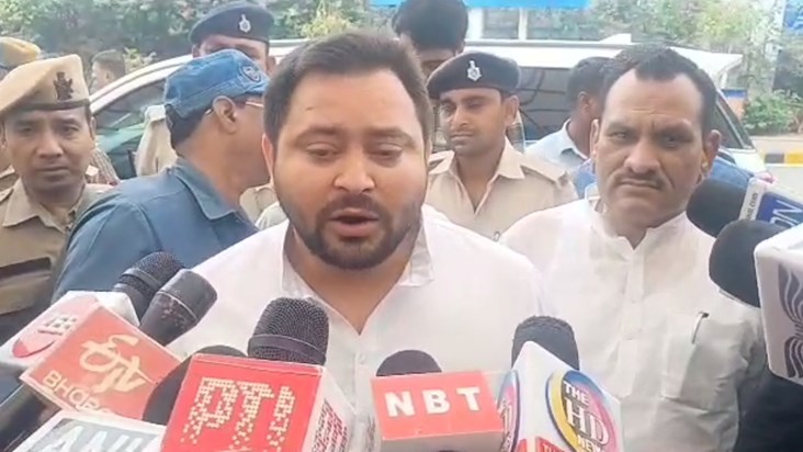 Tejashwi Yadav left for Delhi, gave a big statement on Kejri Tejashwi Yadav left for Delhi, gave a big statement on Kejri