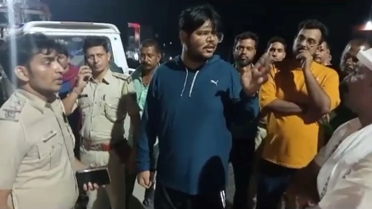 Mining department officials busted, deputy collector trapped