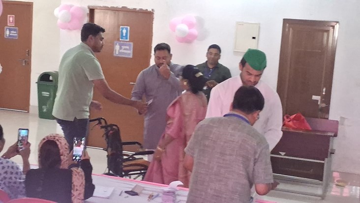 Tejasvi or tejprtap bhi vot kiye Tejasvi or tejprtap bhi vot kiye