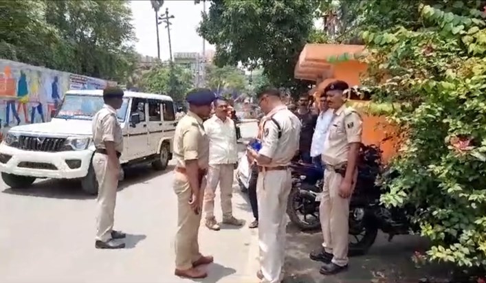 Two youths were shot by fearless criminals near NMCH in the Two youths were shot by fearless criminals near NMCH in the