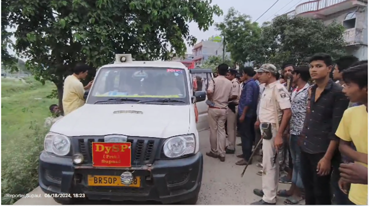 Sex racket busted, police arrested several young men and wom Sex racket busted, police arrested several young men and wom
