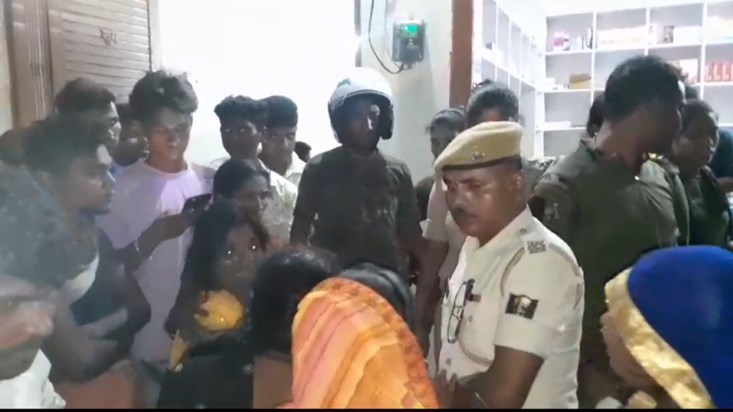 Woman dies during delivery in Bagaha, family members create Woman dies during delivery in Bagaha, family members create