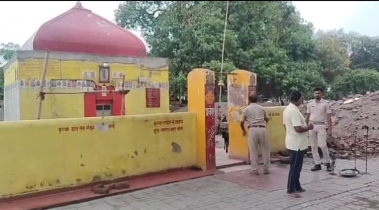 Theft of donation box of famous Jayamangala temple of Begusa
