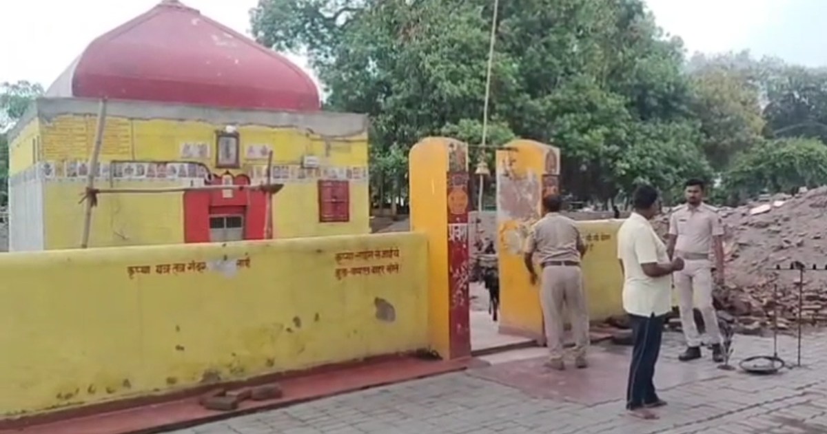 Theft of donation box of famous Jayamangala temple of Begusa