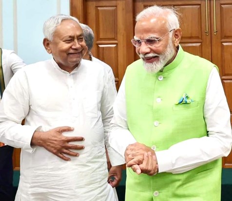 CM supported the name of PM Modi, again assured to remain in CM supported the name of PM Modi, again assured to remain in