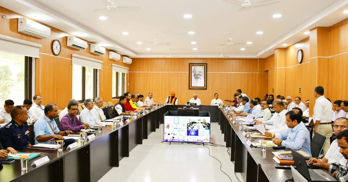 CM Nitish gave many instructions in the review meeting regar