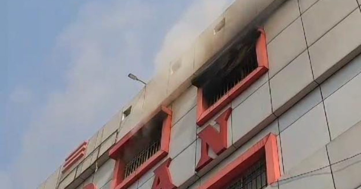 A huge fire broke out in a three-storey building in Gaya