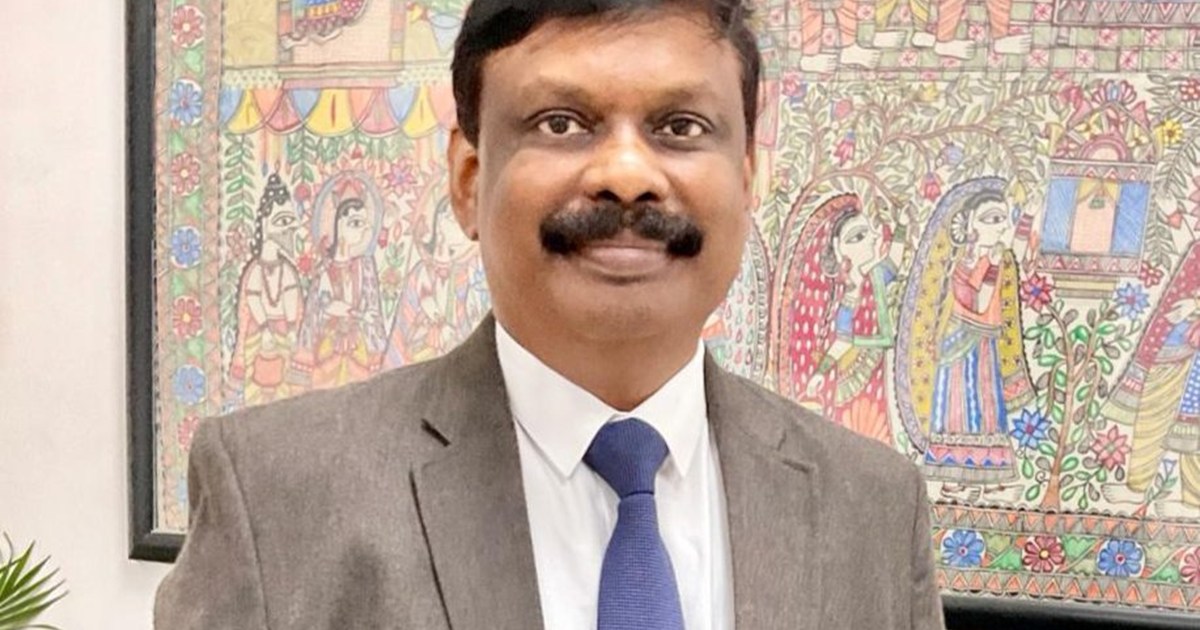 After KK Pathak, S Siddharth called a meeting of university 