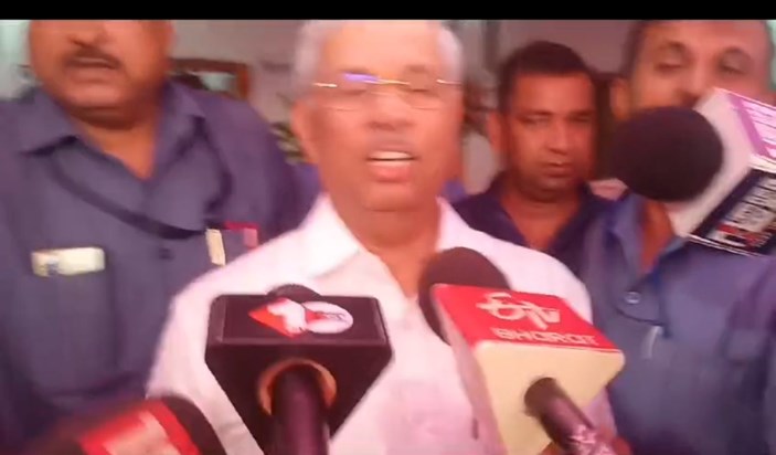 Rajypal bhi apna mat ka upyog kiye Rajypal bhi apna mat ka upyog kiye