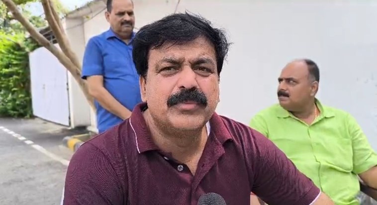 Mntri jma jhan ka byan sanch bolne vale neta har dil me hai