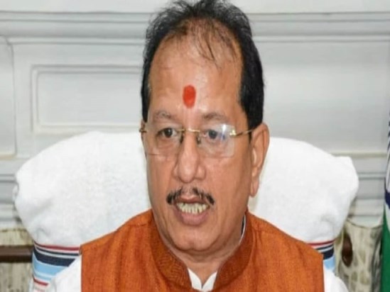DY. CM Vijay Sinha suspended three employees of the road con DY. CM Vijay Sinha suspended three employees of the road con