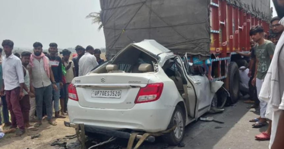 Uncontrolled car collides with truck, 3 died on the spot