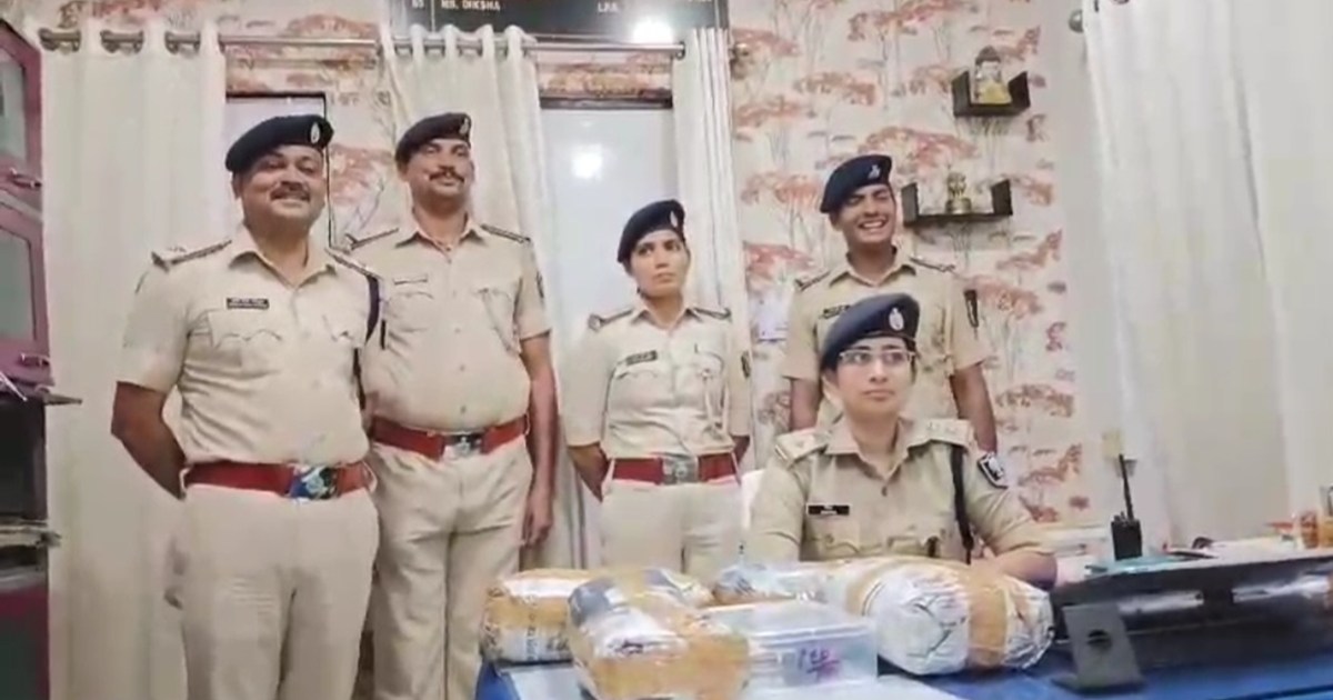 Accused arrested with ganja and weapons in Patna