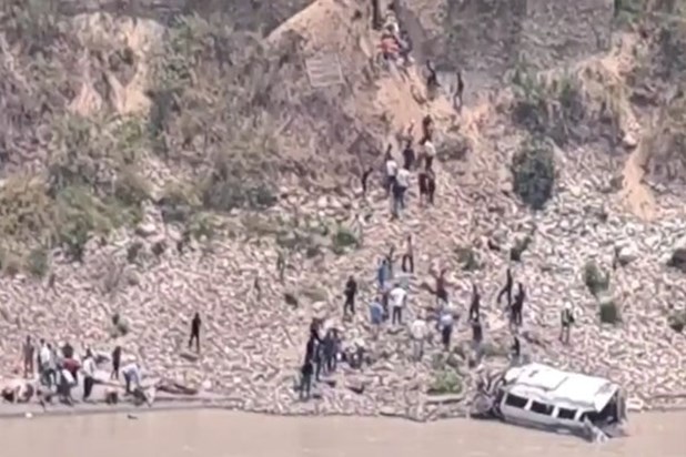 BREAKING: A van full of tourists fell into a river, 10 died BREAKING: A van full of tourists fell into a river, 10 died